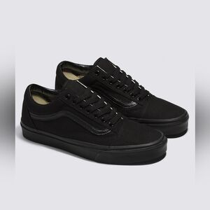 Vans Old Skool Black Out *NWT*